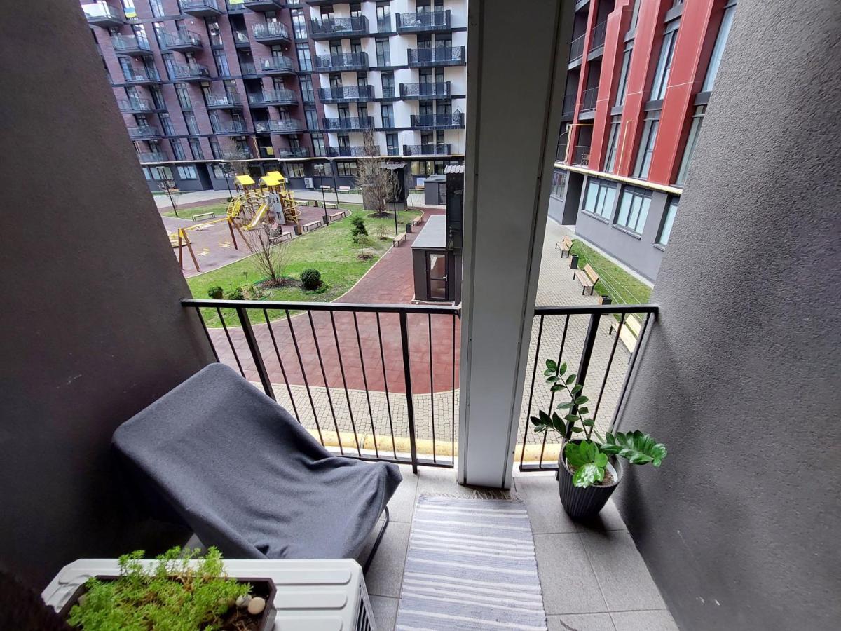 Monro Apartment *