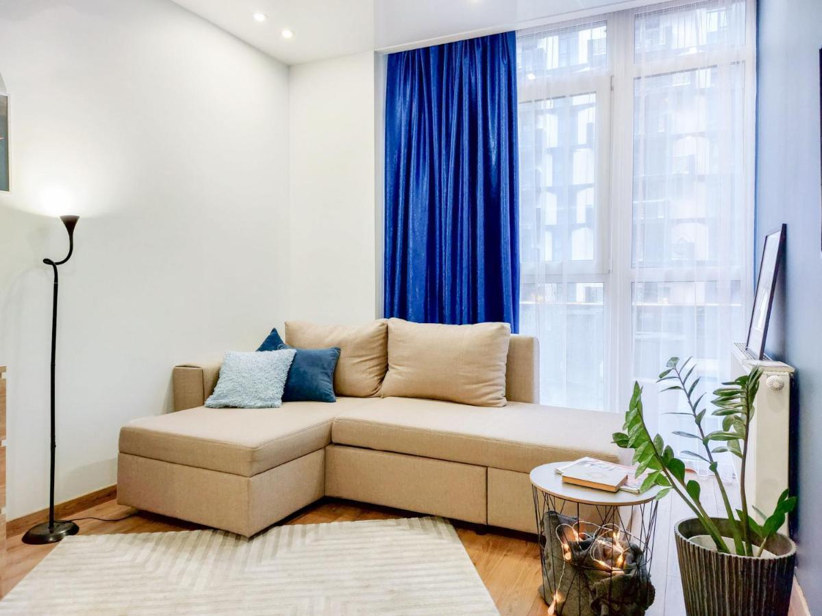 Monro Apartment